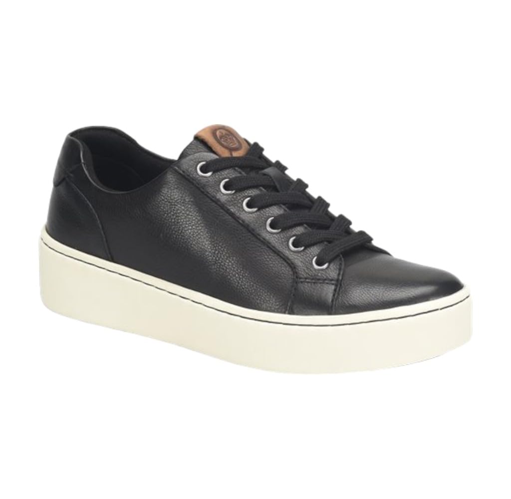Born Mira Sneaker