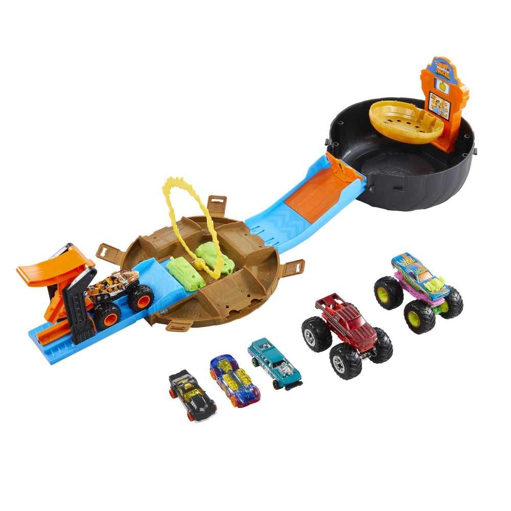Hot Wheels Monster Trucks Stunt Tire Bundle, Ages 4+ | Tire-Shaped Case Transfor