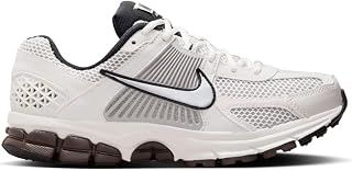 Nike Men's Zoom Vomero 5Sneaker