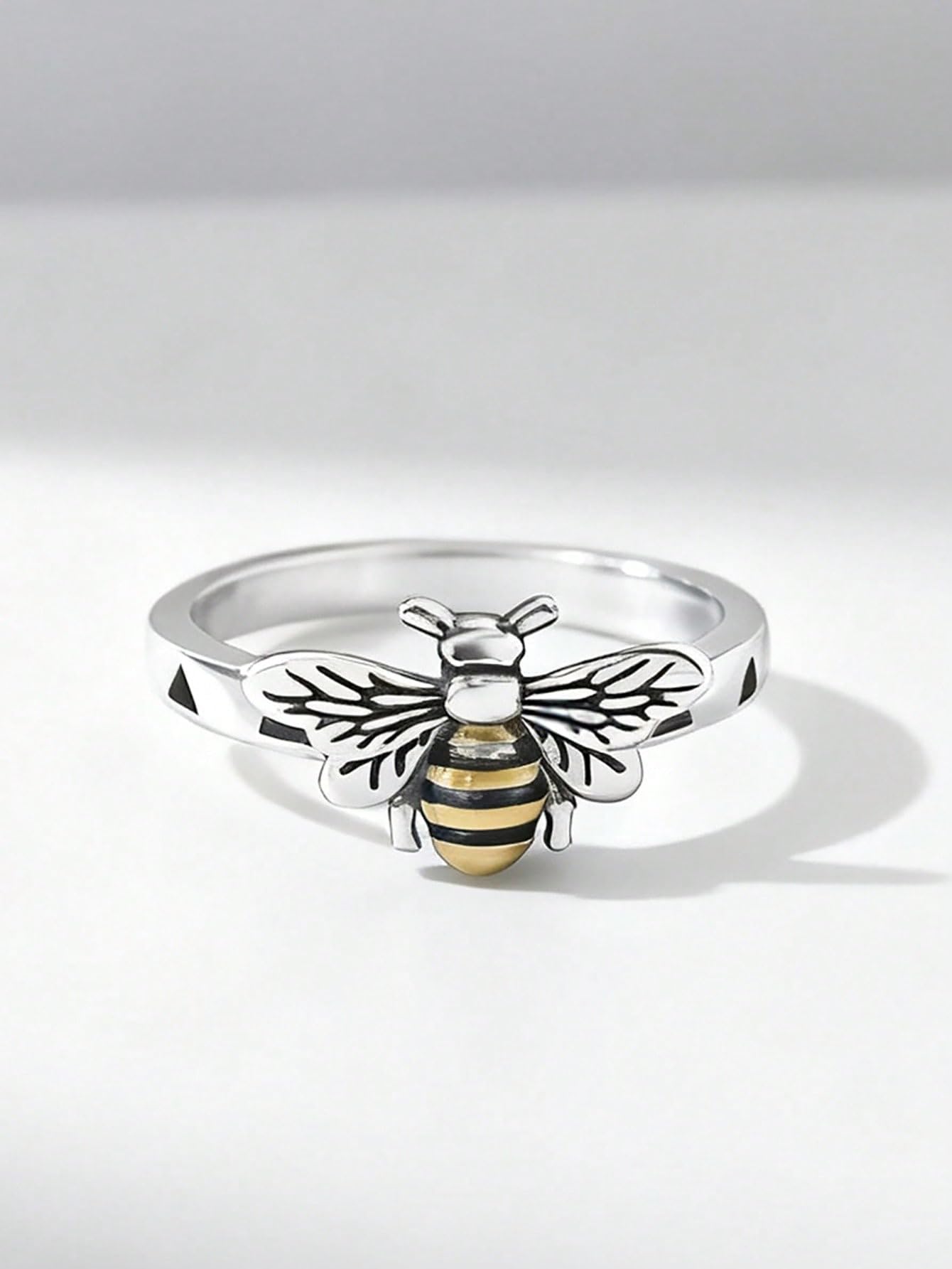 1PC Simple Unique Bee Ring Elegant Jewelry for Women Valentine's Day Birthday Da
