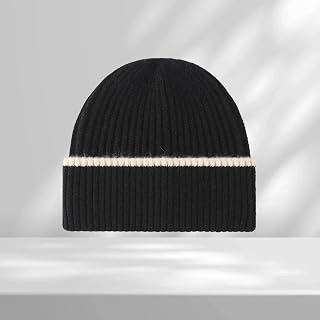 Bonnet tricoté à rayures contrastées pour une déclaration de mode unique et un usage quotidien