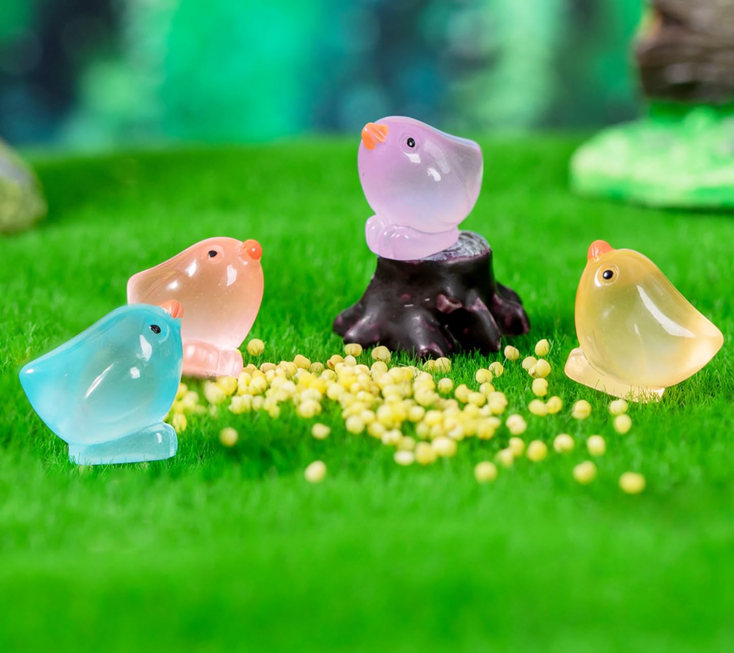 10 Pieces Luminous Chicken Figurines, Resin Mini Animals, Random Color
