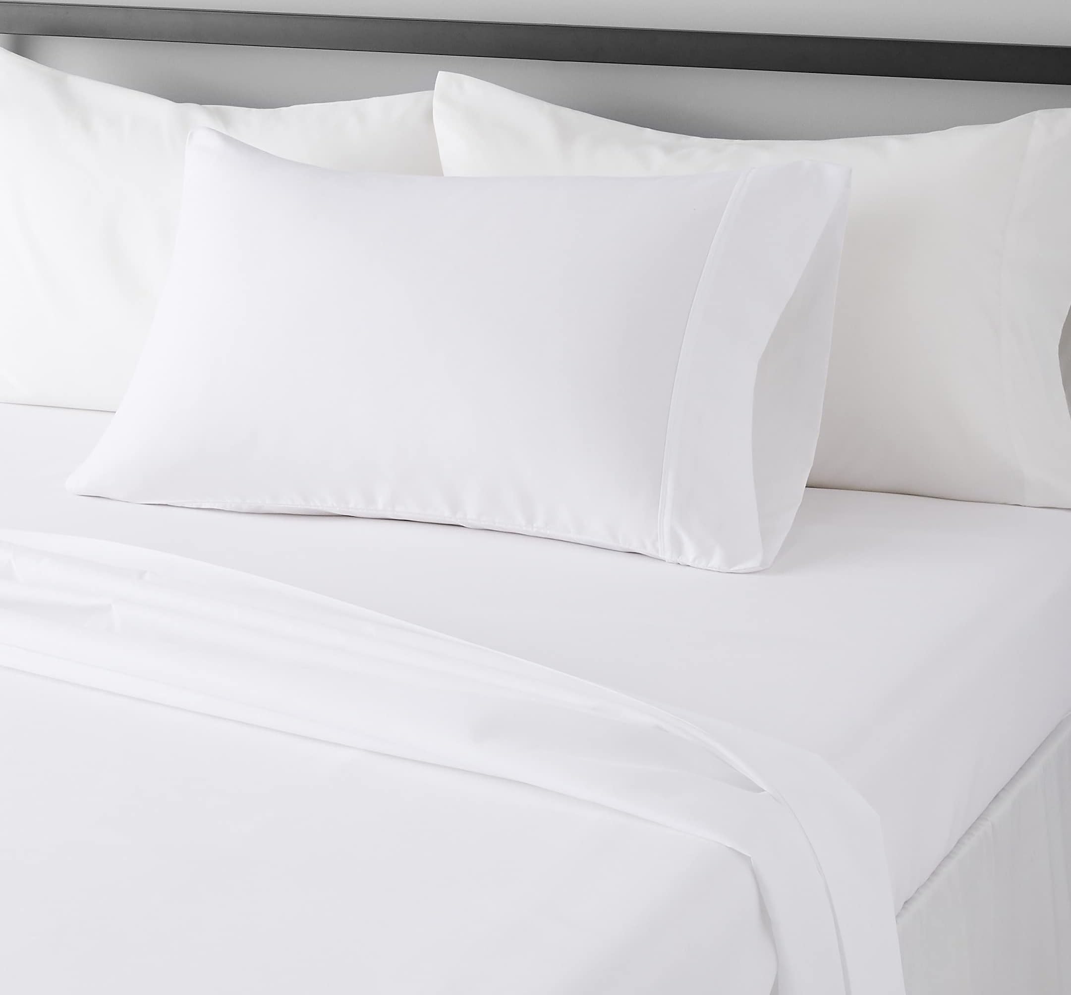 Amazon Basics Lightweight Breathable Wrinkle-Free Brushed Microfiber 3-Piece Bed