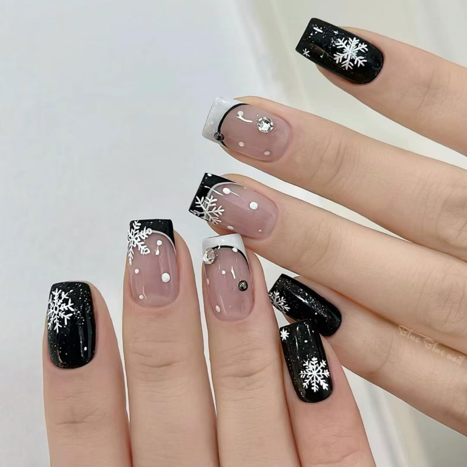 24 pcs French Tip Press On Nail Short Square Reusable with Snowflake Pattern and