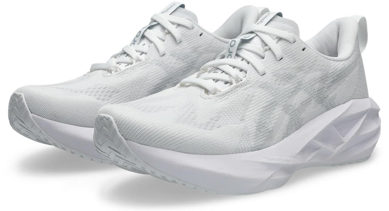 ASICS Women's Novablast 5 Sneaker
