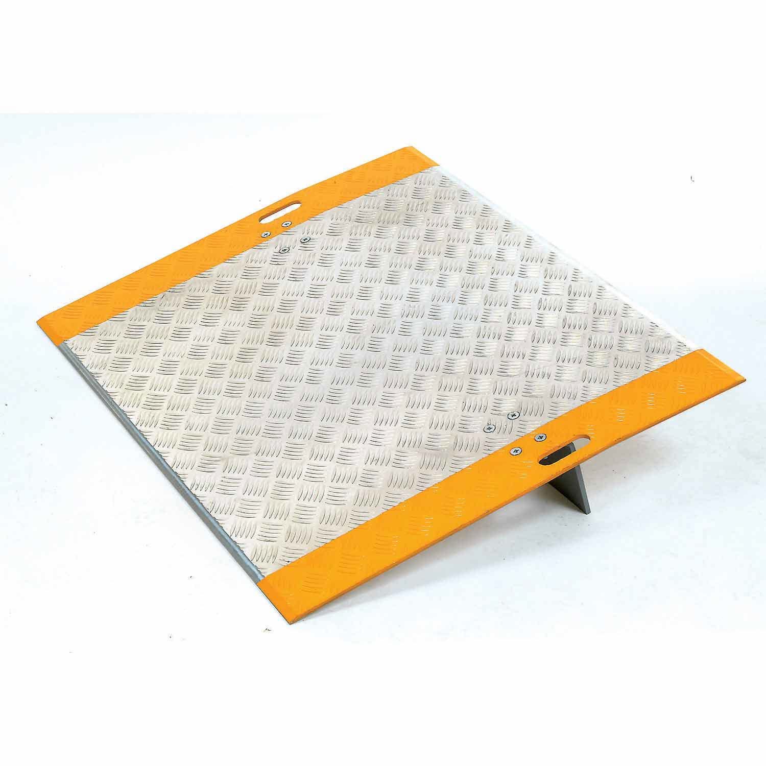 Global Industrial High-Traction Dock Plate, Aluminum, 48" W x 24" L, 3700 Lb. Ca