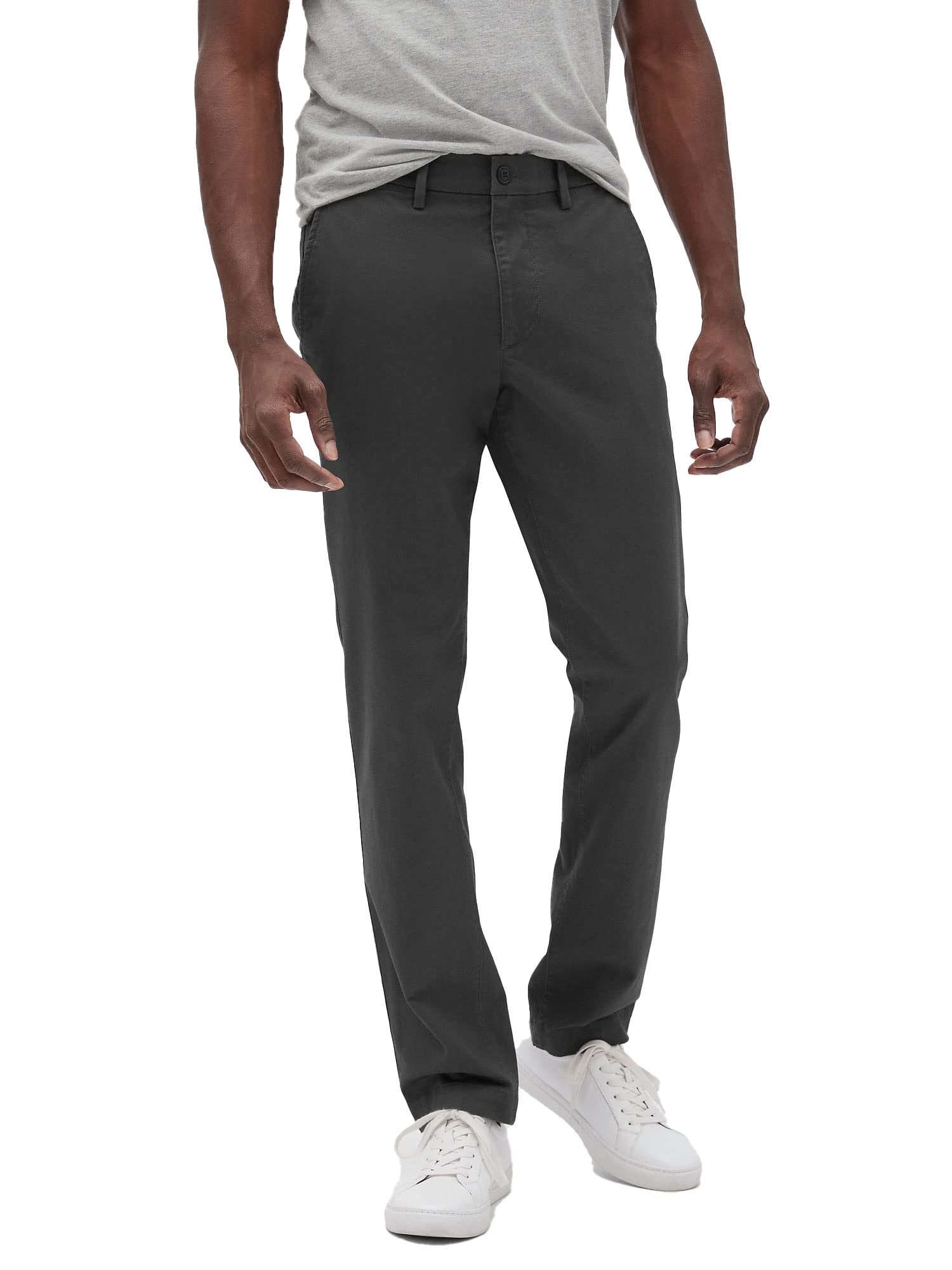 GAP Men's V-Essential Khaki Slim Fit