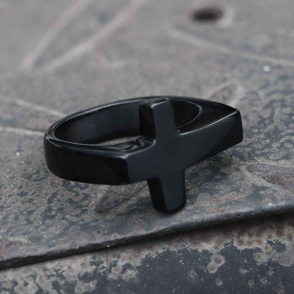 Bague classique en acier inoxydable avec croix latérale – Bijou chrétien minimal