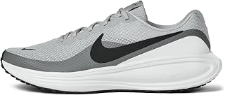 NIKE Men's Revolution 8Sneaker