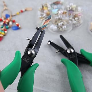 Metal Hole Punch Set 1.5mm and 1.8mm Diameter Round Hole Punch Pliers 2 Needles Metal Jewelry Pliers Craft Beads Hobby Green Set of 2