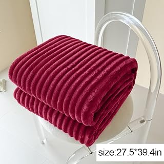 GentleSoft Cosy Blanket for Women, Soft and Elegant Fleece Blanket for Sofa, Bed or Living Room, Plush Decoration for Home, Living Room and Cool Evenings, Burgundy