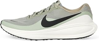 NIKE Men's Revolution 8Sneaker
