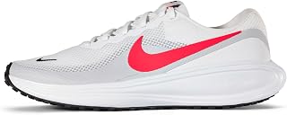 Nike Revolution 8 SneakerMan
