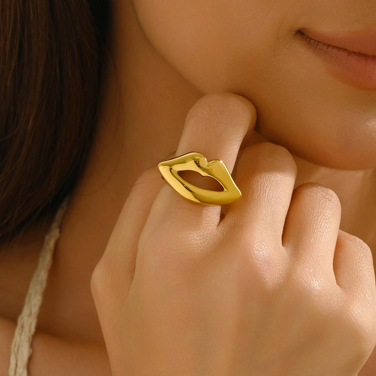 Fashion rings for women, creative lip rings, simple and versatile jewelry, state