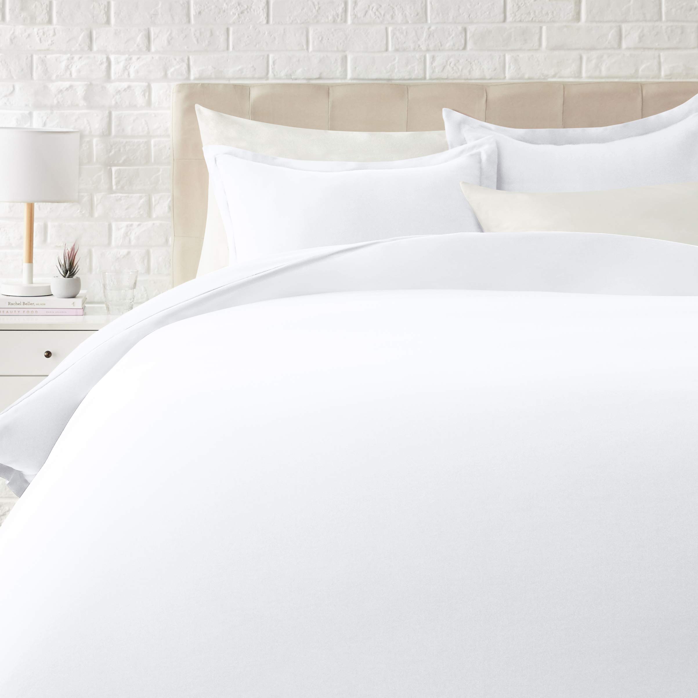 Amazon Basics Lightweight Wrinkle-Resistant Microfiber 3 Piece Duvet Cover Set w