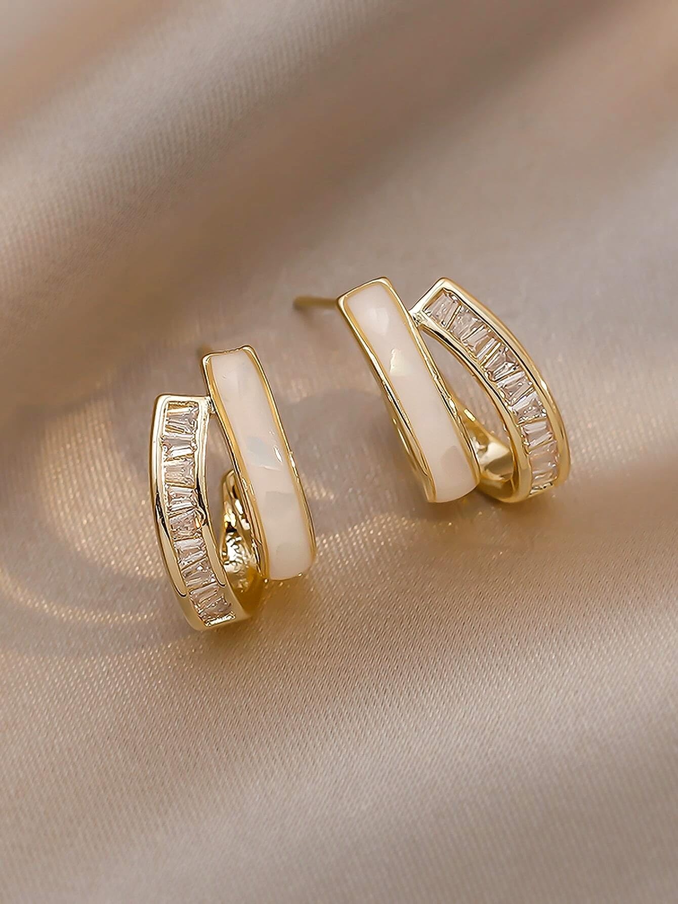 1 Pair Gold Cubic Zirconia Ring with Cat's Eye Stone - Stylish and Elegant Acces