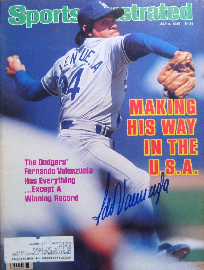 Valenzuela, Fernando 7/8/85 autographed magazine