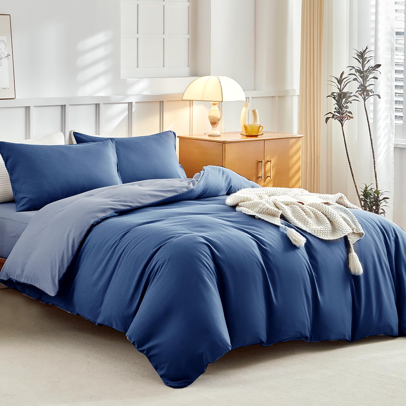 Tokokimo 4-Piece King Size Duvet Cover Sets – Dark Blue Ultra-Soft Microfibre Bl