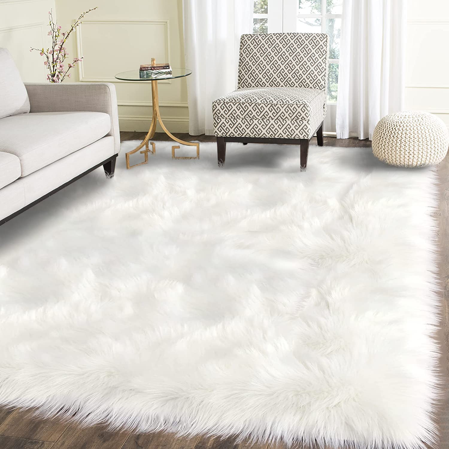 Latepis White Faux Fur Rug Rectangle Fluffy Rugs for Living Room Washable Luxury