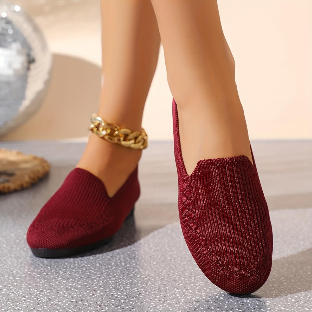 Casual shoes for women lightweight, breathable and with a solid color design