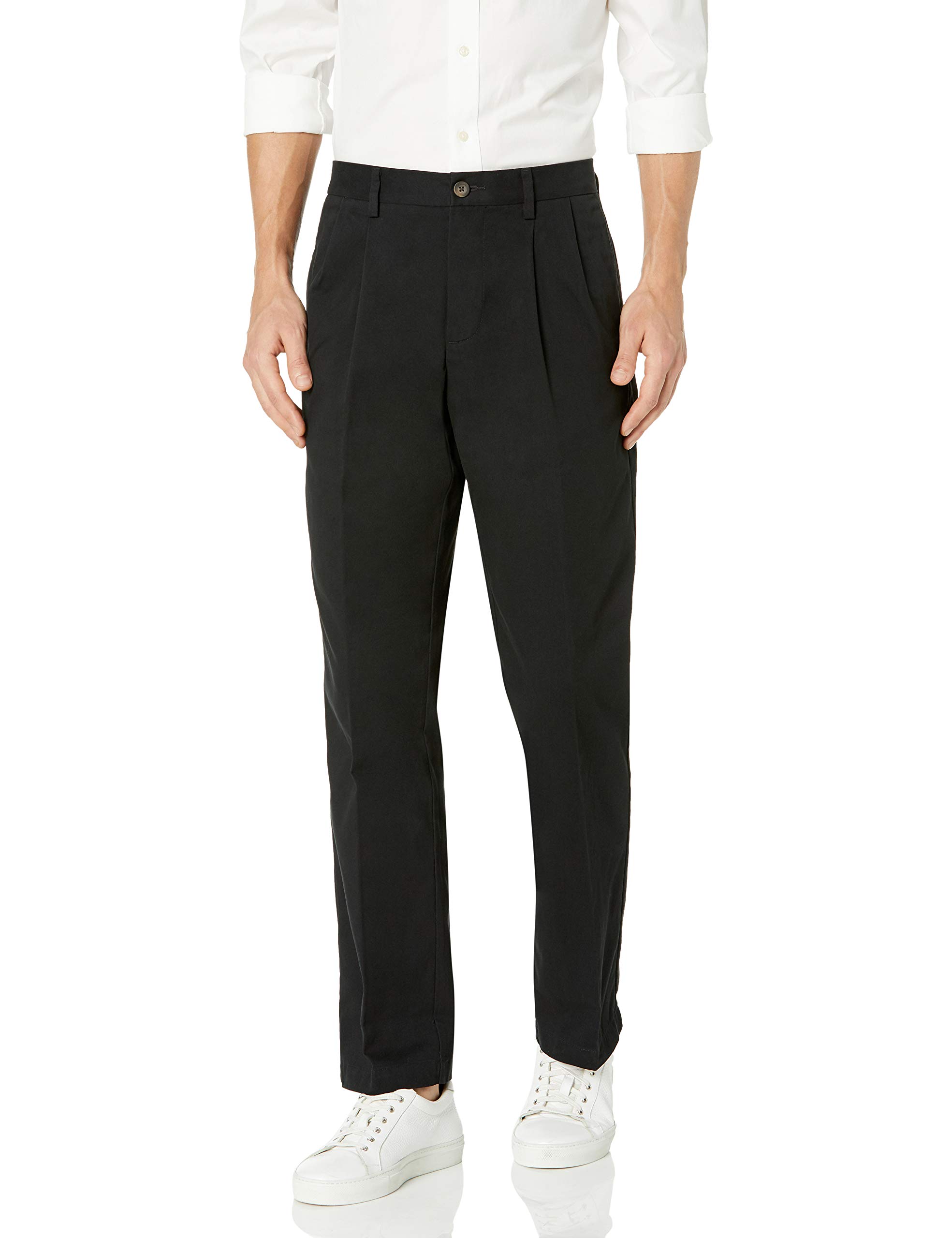 Amazon Essentials Men's Classic-Fit Wrinkle-Resistant Pleated Chino Pant (Availa