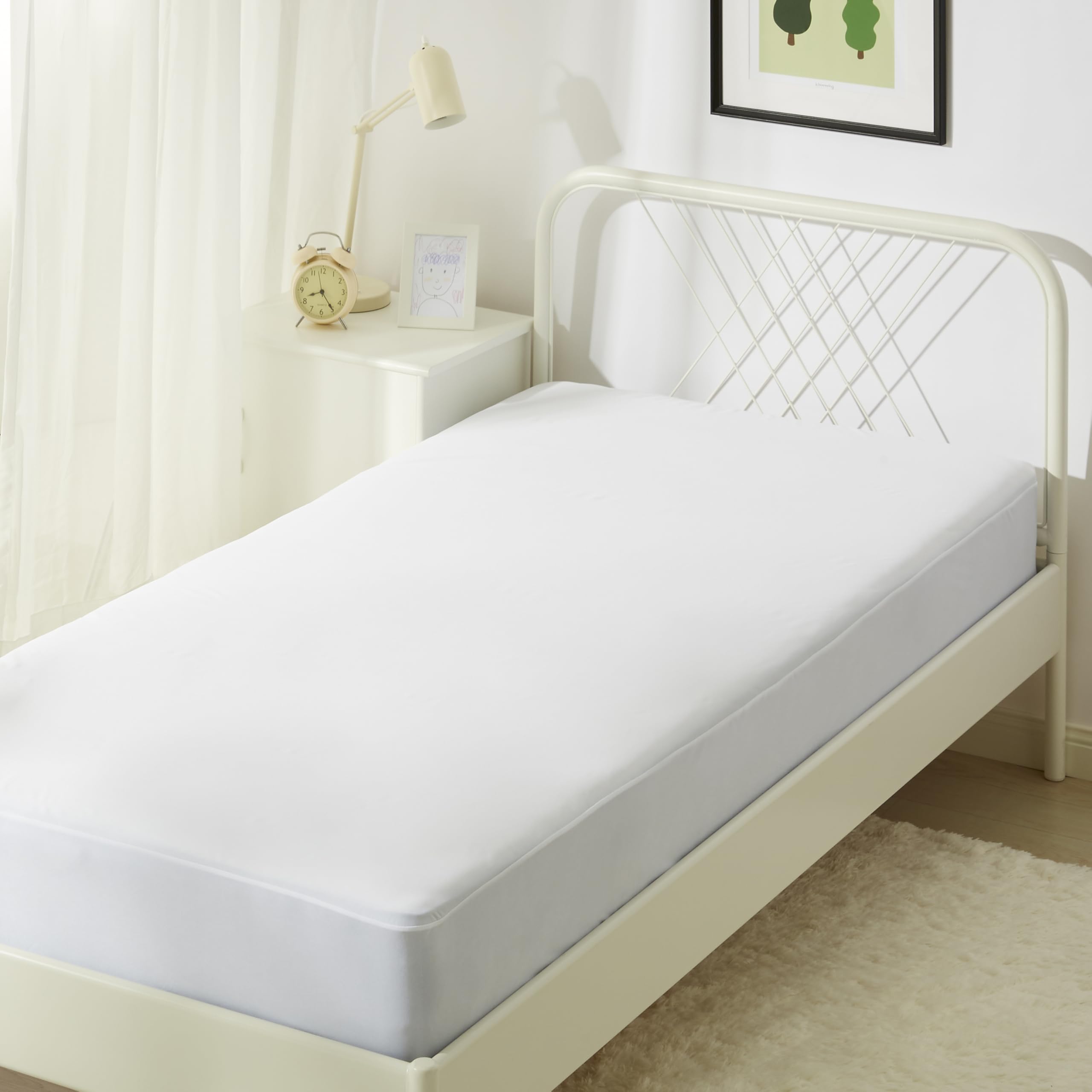Amazon Basics Waterproof Mattress Protector, Fitted, Silent Protection, Twin, Wh
