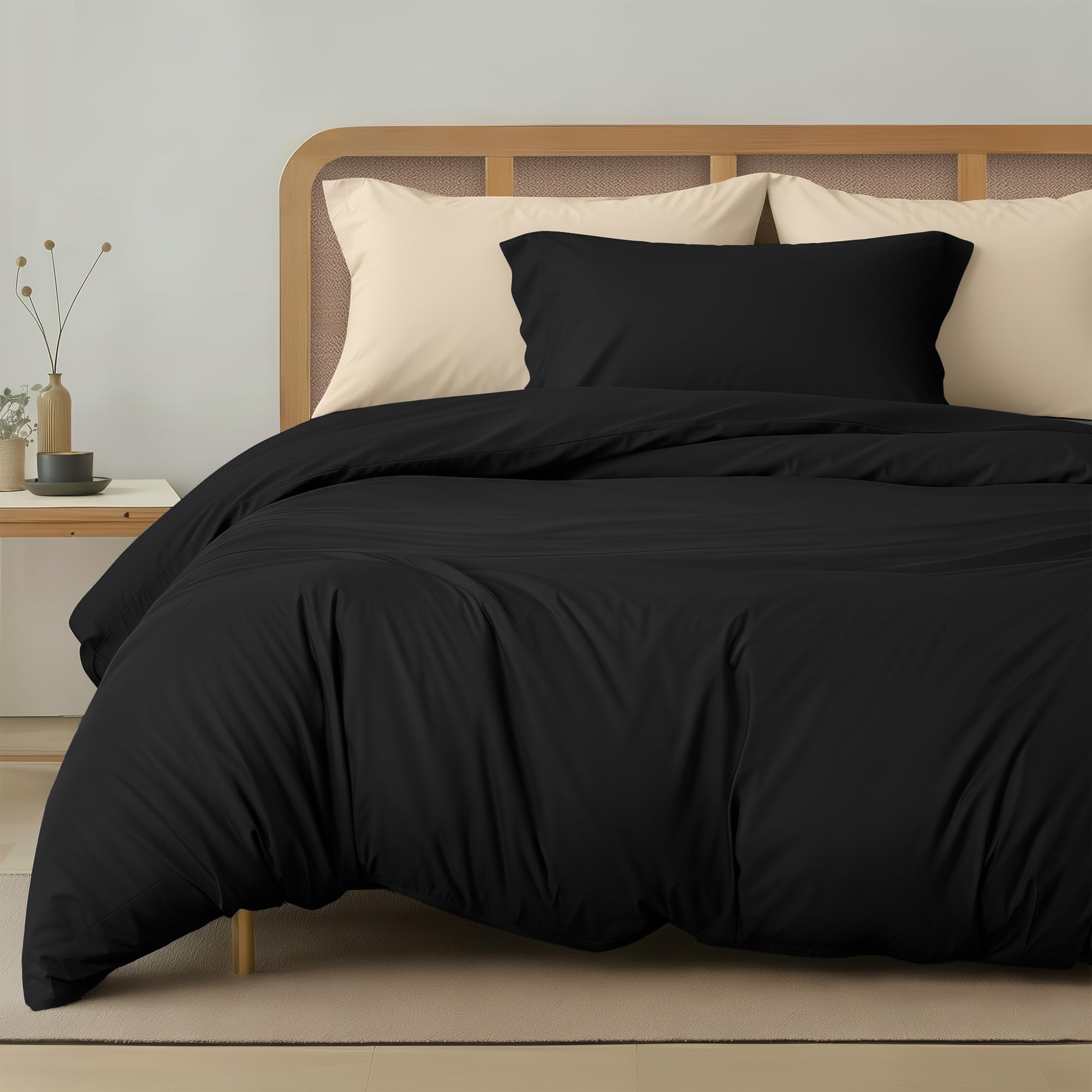 Utopia Bedding Duvet Cover with Matching Pillowcases (Black, 135 x 200 cm + 1 Pi