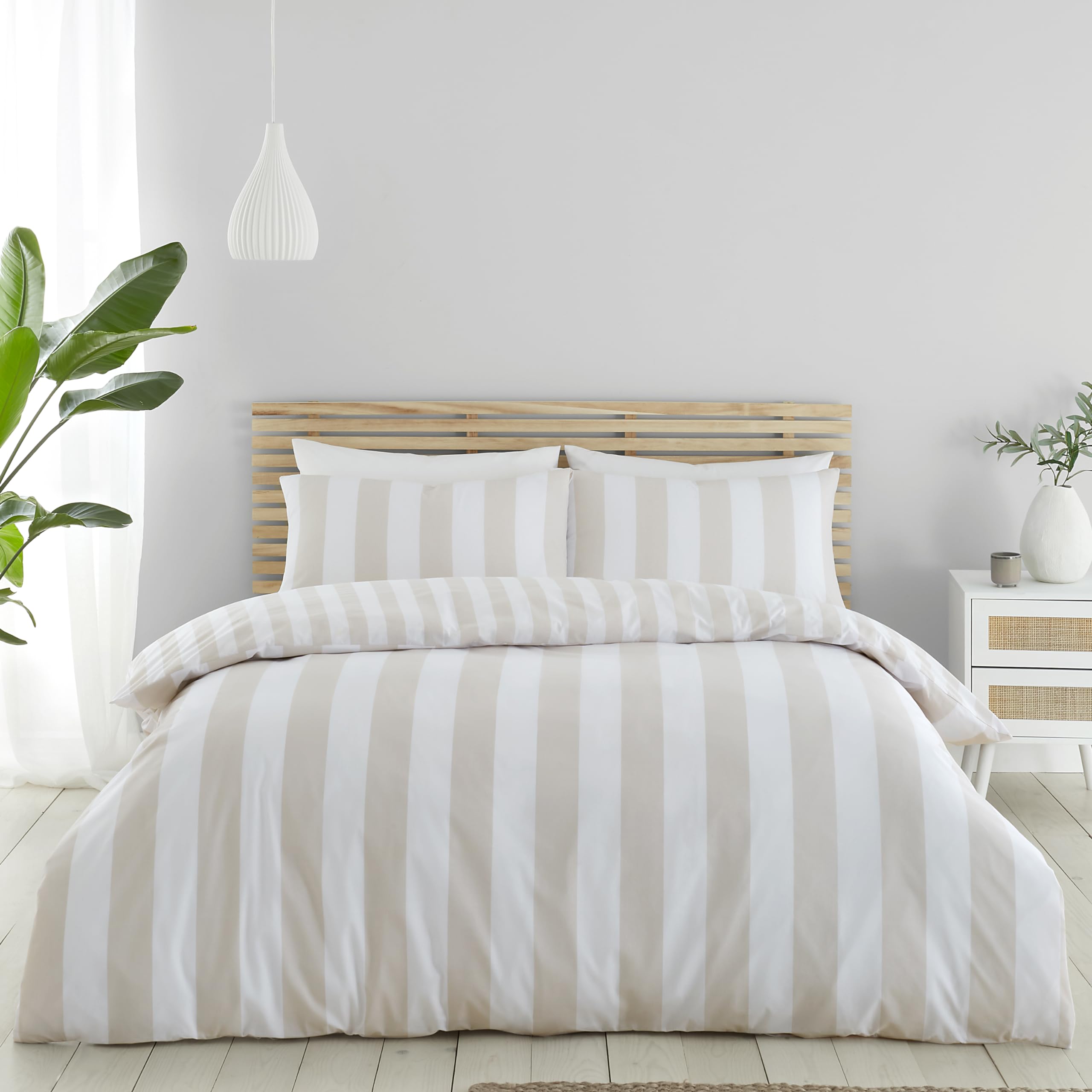 Catherine Lansfield Cove Stripe Reversible Duvet Cover Set with Pillow Case - Na