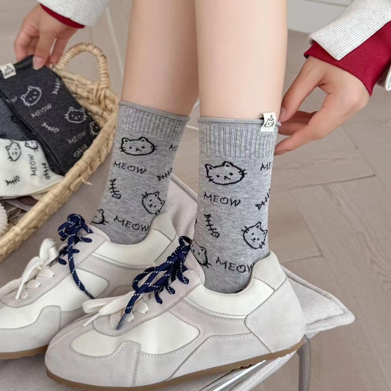 2 Pairs Women Casual Socks Kawaii Cartoon Cat Pattern Winter Gifts for Friends F