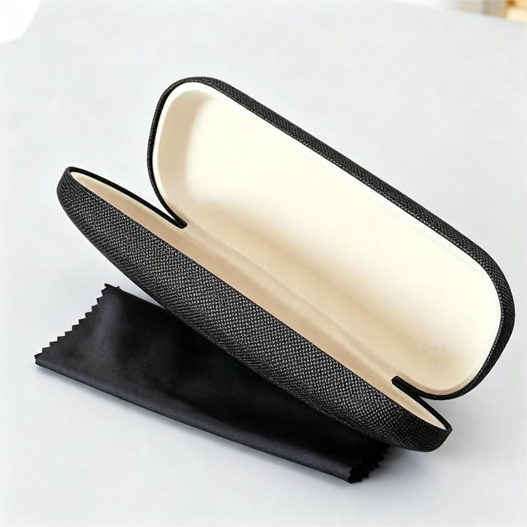 Black Hard Protective Case with Soft Interior and Cleaning Cloth, Size 15 x 6 cm