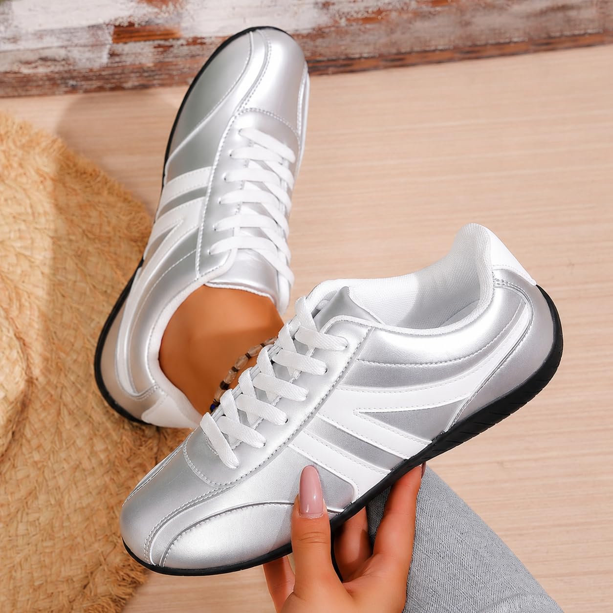 Fashion Women Sneakers Casual Lace Up Comfortable Low Top Sports Shoes for Daily