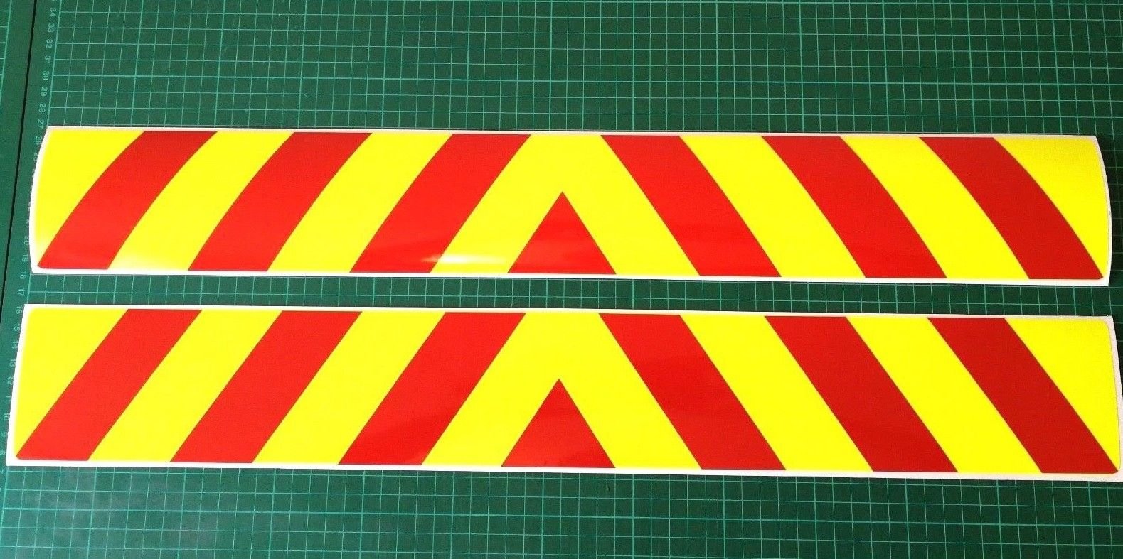 Magnetic Chevron Red Dayglow Yellow MAGNET Sign Trailer Highway Construction 620