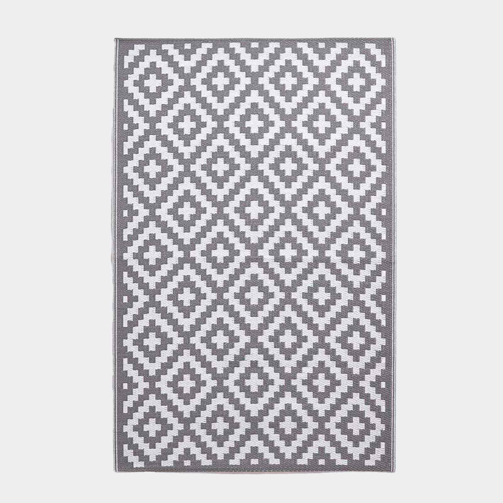 HOMESCAPES Luxury Large Outdoor Rugs for Garden Patio Waterproof 100% Recycled P