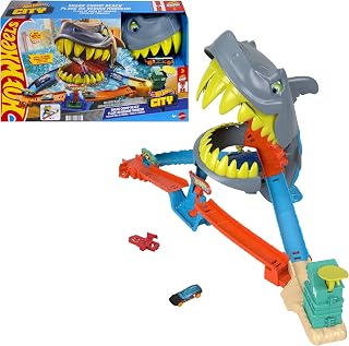 Hot Wheels City Shark Chomp Beach Playset & 1:64 Scale Toy Car | 1:64 Scale Die-Cast Vehicle & Track Set, 2 Ways to Play, Knock Out the Shark or Get Eaten