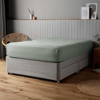 Silentnight Supersoft Natural Fitted Sheet - Cosy & Comfortable Delicate Touch - Luxurious Easy Care Microfibre with Elasticated Corners - Stylish & Modern Mattress Fitted Sheet, King Bed, Sage Green