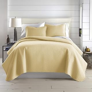 Oversized Queen Quilt Bedding Set with 2 Quilted Pillow Shams, Gold Quilts