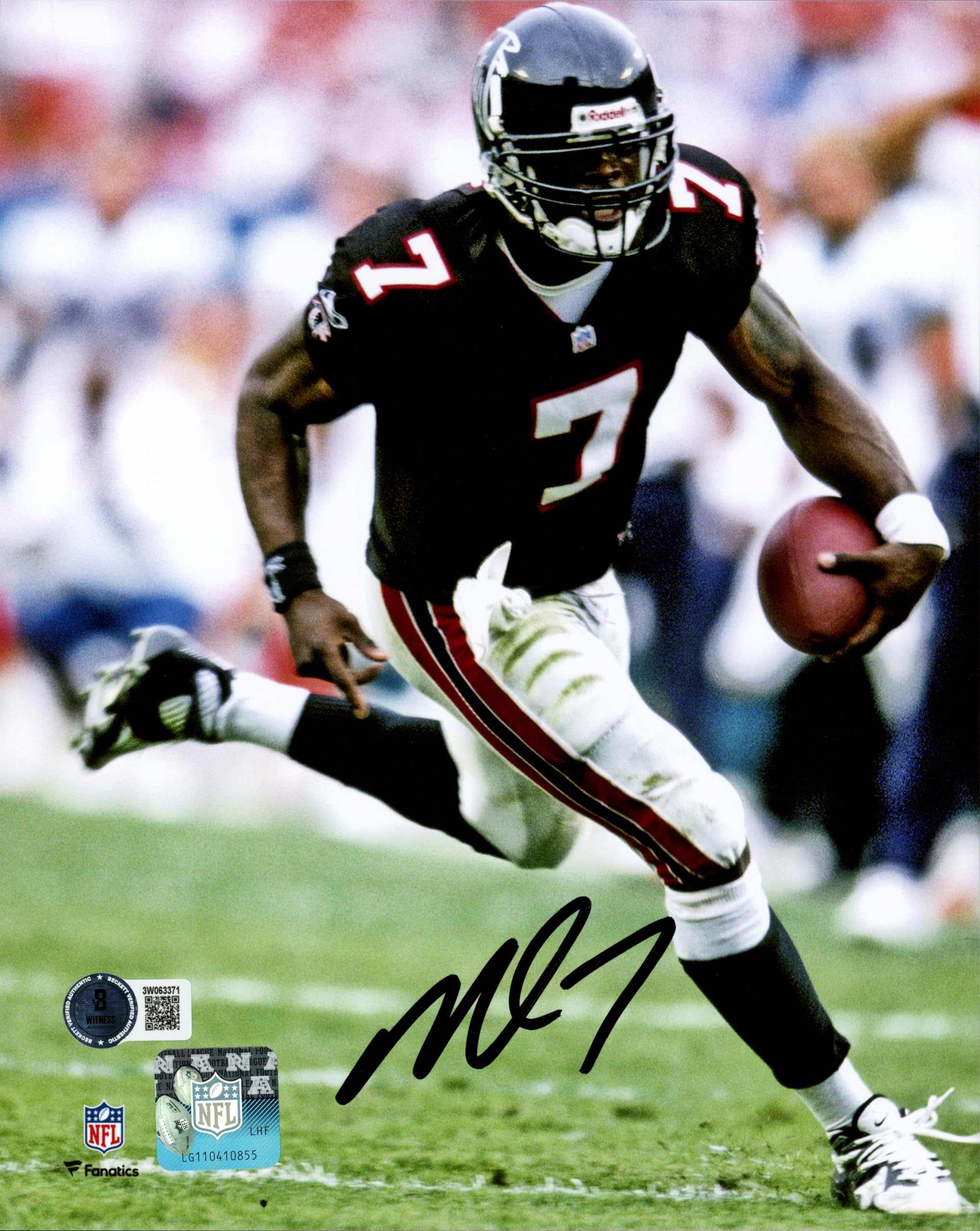 Michael Vick Autographed 8x10 Photo Football Beckett BAS Witness Stock #243620