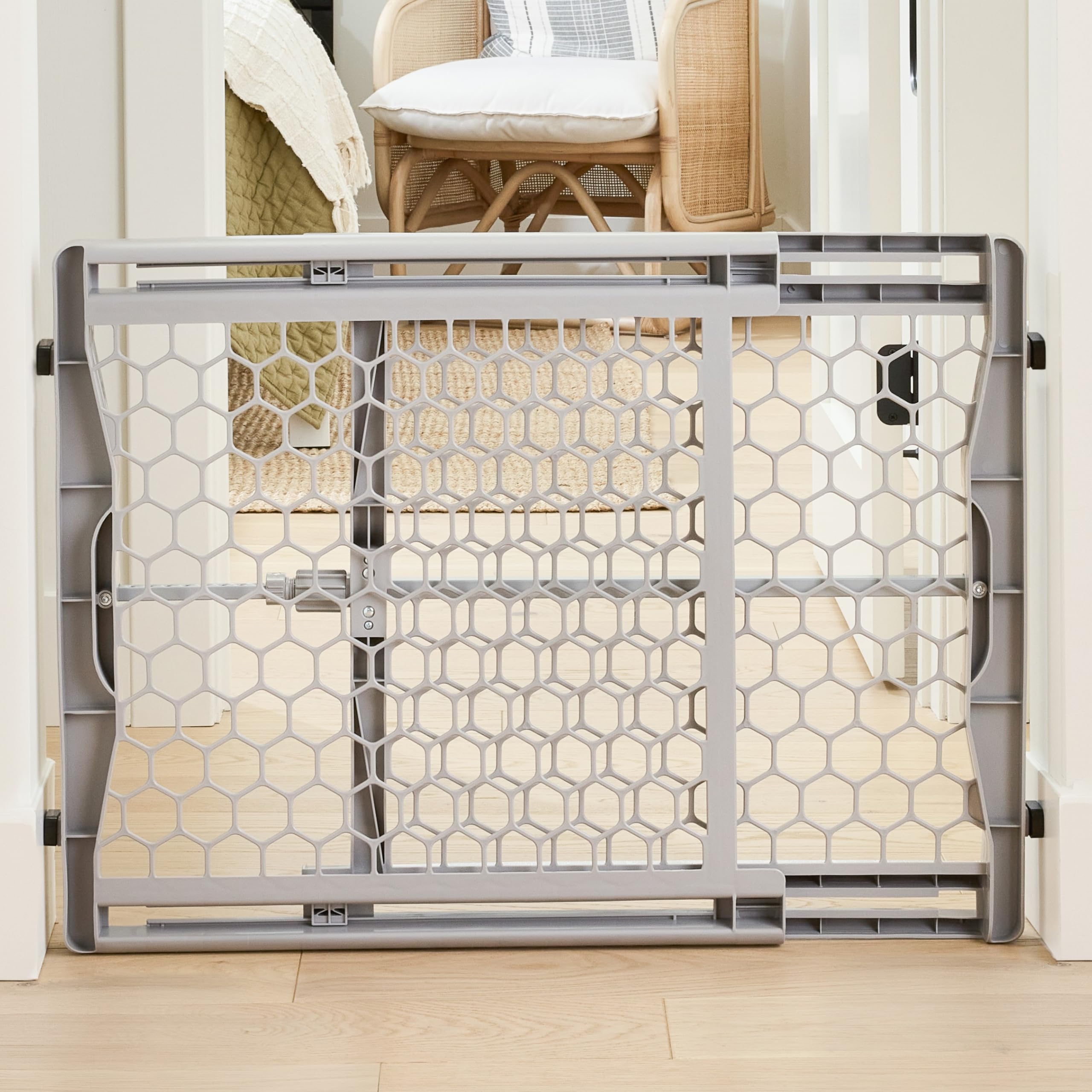 Regalo 28"-42" Expandable Plastic Baby Gate, Bottom of Stairs &amp; Do