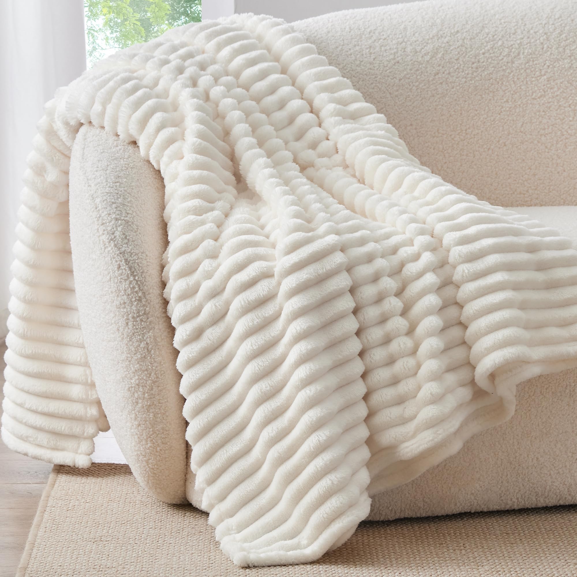 BEDELITE Cream Fleece Throw Blankets, Fluffy Blanket for Couch, 50x60 Inch | Sof
