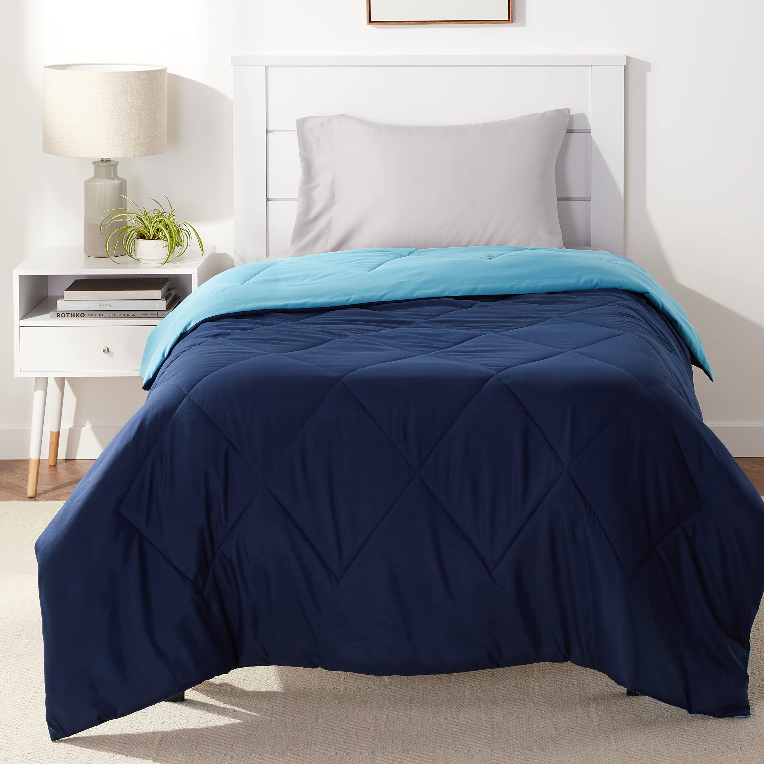 Amazon Basics Washable Comforter Blanket, Reversible Lightweight Microfiber All 
