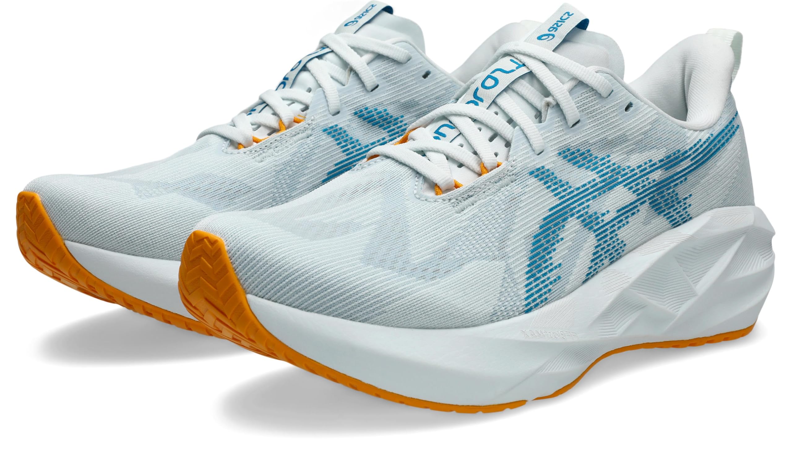 Asics Novablast 5 SneakerMan