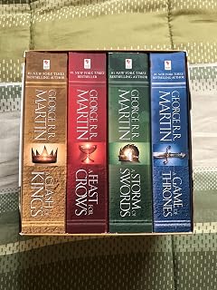 Game of Thrones Boxed Set: A Game of Thrones/A Clash of Kings/A Storm of Swords/A Feast for Crows