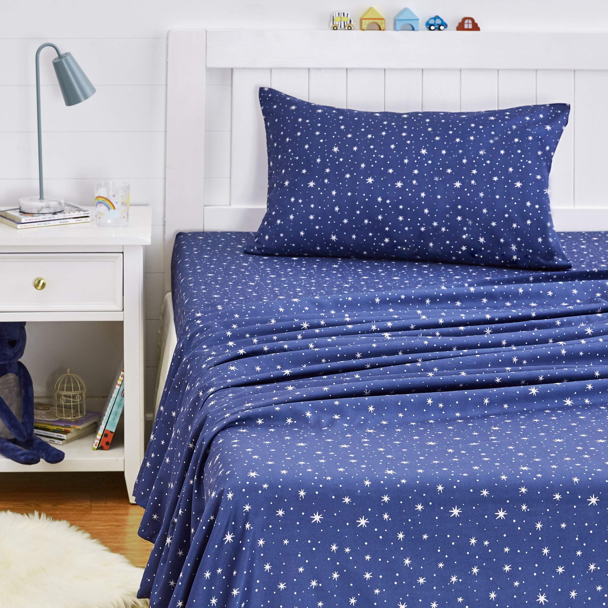 Amazon Basics Kid's Soft Easy-Wash Microfiber 3-Piece Sheet Set, Machine Washabl